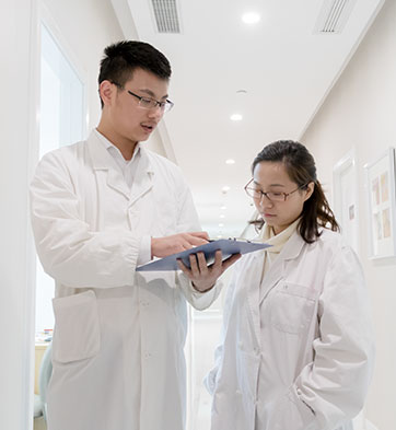 Điều trị viêm âm đạo được chuyên gia nhiều năm kinh nghiệm tiến hành