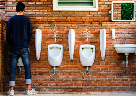 Bị buốt đường tiểu khiến các bệnh nhân đau đớn