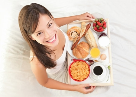 Xây dựng khẩu phần ăn hợp lý để chống viêm phụ khoa